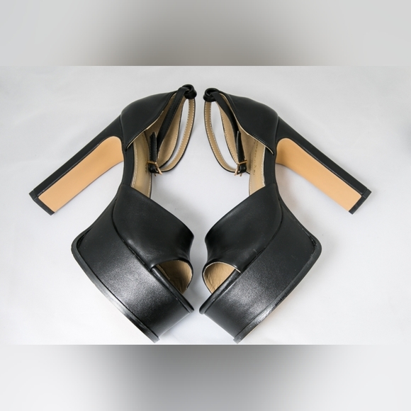 Black platform heels with ankle strap - Picture 2 of 4